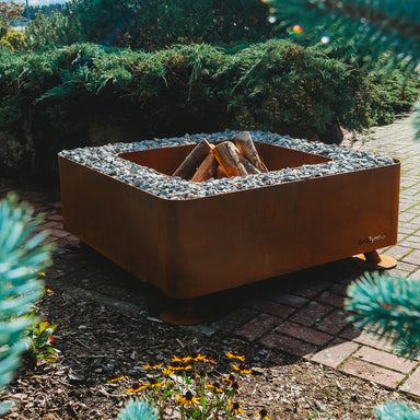 GrillSymbol Corten Steel Fire Pit Fogo garden shot