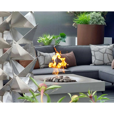 Halo_36_fire table in outdoor setting