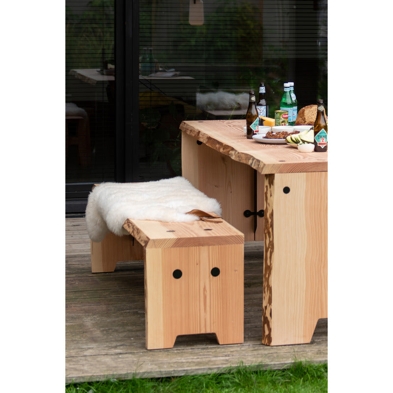 Weltevree_Forestrytable_RAW_outdoor bench close up 